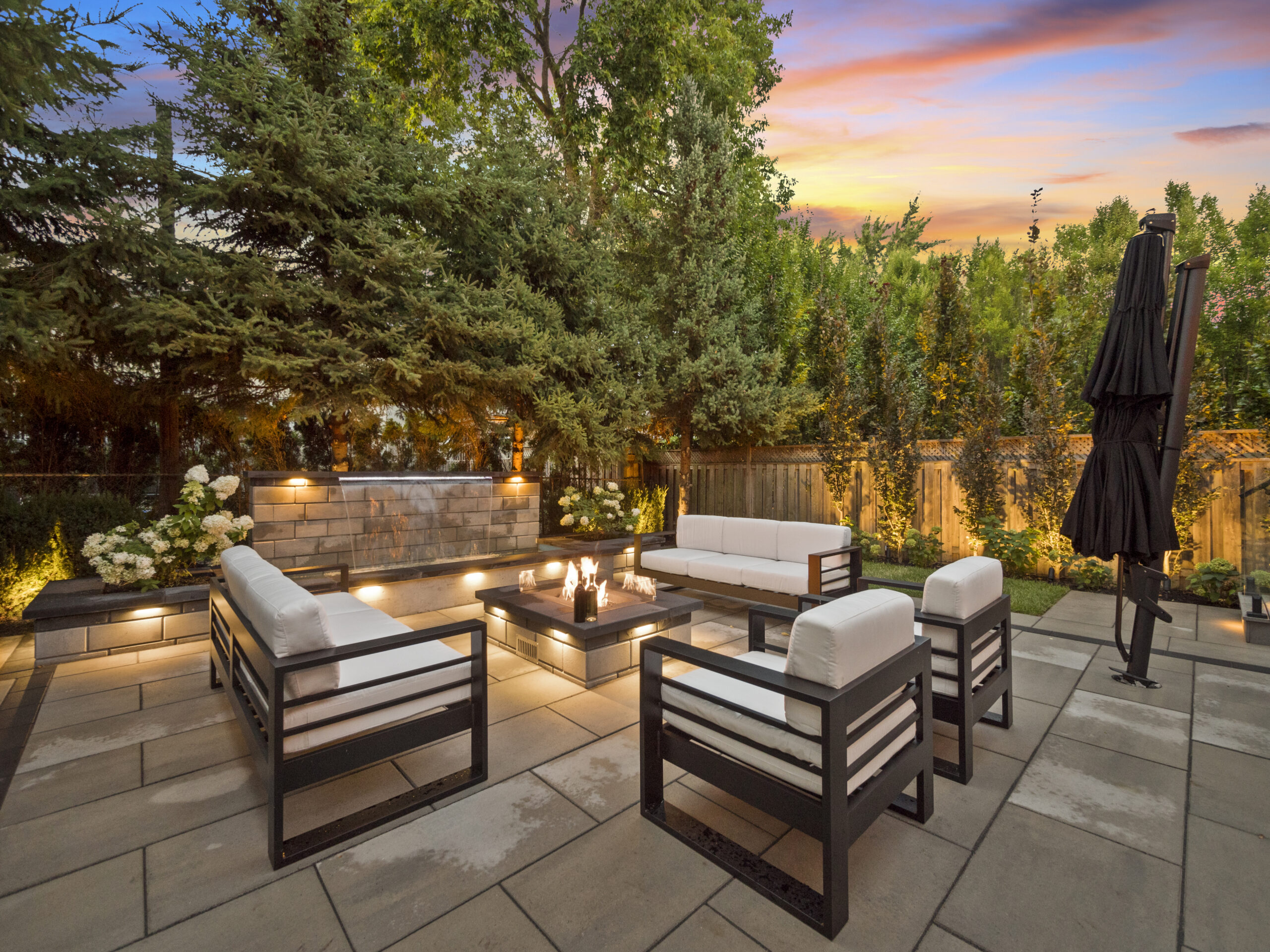 Best Patio Installations Kirkland | Paver Patio Installations Kirkland | Home Service Specialists | Stunning Outdoor Paver Patio with Firepit