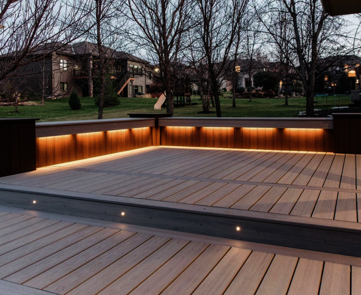 deck with lighting